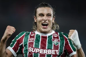 Fluminense domina, goleia São Paulo e toma 5º lugar do Botafogo