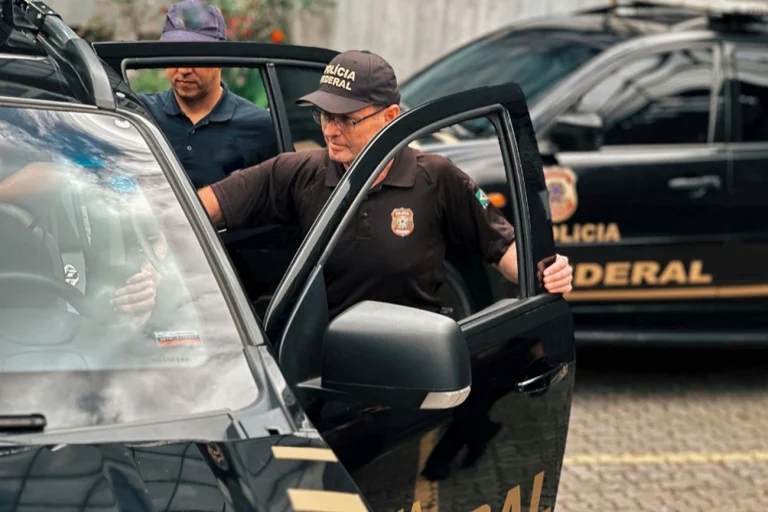 PF mira esquema que falsificava BOs para enviar migrantes aos EUA