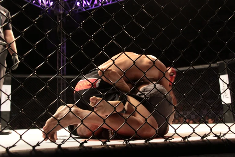 É hoje! Coliseu Extreme Fight reúne rivais dentro do octógono