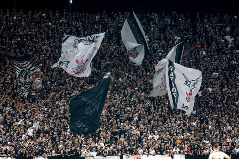 Corinthians agora pode ter Gaviões da Fiel nos estádios após suspensão do MP