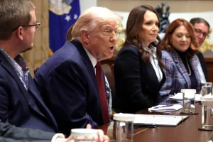 Tarifaço: Trump anuncia auxílio de US$ 12 bilhões para agricultores