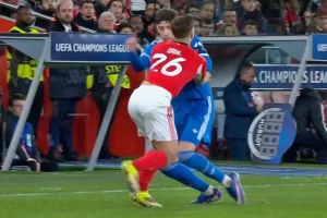 Benfica denuncia Valverde por agressão e UEFA investiga caso hoje