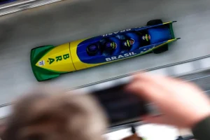 O Brasil vai para a etapa final do bobsled com novo recorde histórico
