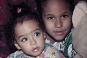 Neymar mostra a foto icônica de infância com camisa do Palmeiras na celebração do aniversário