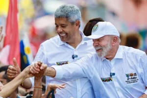 Lula canta no Carnaval em Recife e Salvador com autoridades em alta no jogo de poder