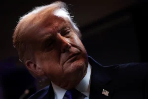 Trump Aplica Tarifa de 10% Em Todos os Países Hoje Muito Além de Mera Retaliação