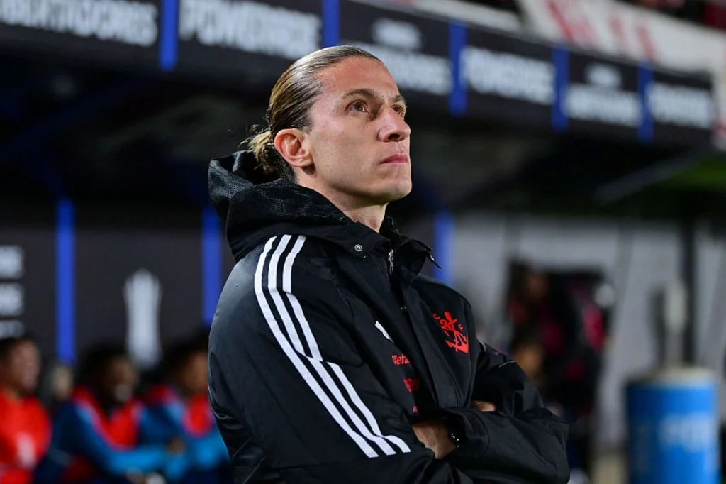 Filipe Luís deixa o Flamengo após 2 anos e 101 jogos Filipe Luís deixa o Flamengo após 2 anos e 101 jogos